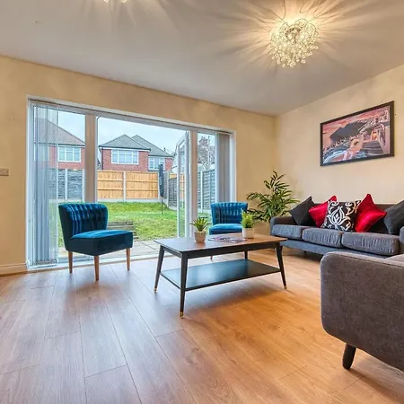 Casa vacanze Xclusive Living Close To Nec, Free Wifi, Netflix, Parking, Sleeps 5, 3 Bedroom House, Ideal For Families, Contractors & Corporates Near Nec & Airport On Dove Close *