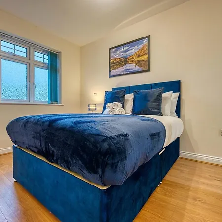 Xclusive Living Close To Nec, Free Wifi, Netflix, Parking, Sleeps 5, 3 Bedroom House, Ideal For Families, Contractors & Corporates Near Nec & Airport On Dove Close Casa vacanze